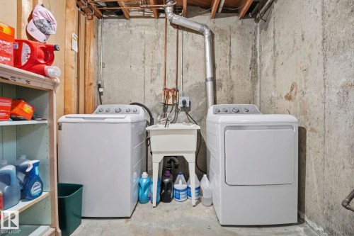 15204 75A Street Nw, Edmonton, AB - Indoor Photo Showing Laundry Room