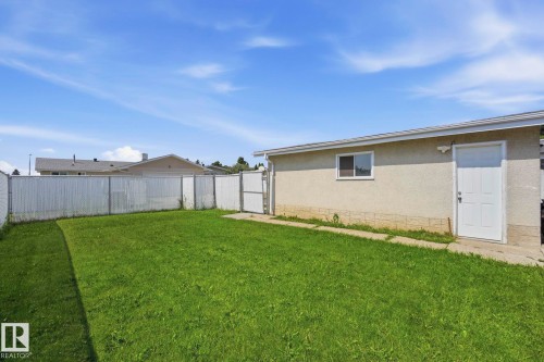 15204 75A Street Nw, Edmonton, AB - Outdoor