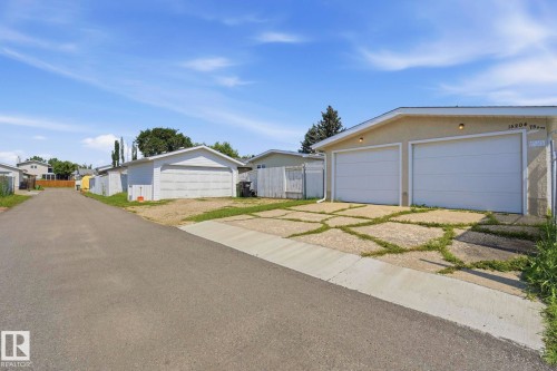 15204 75A Street Nw, Edmonton, AB - Outdoor