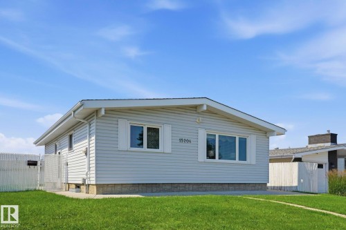 15204 75A Street Nw, Edmonton, AB - Outdoor