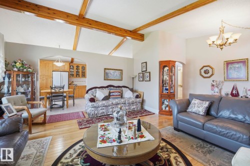 15204 75A Street Nw, Edmonton, AB - Indoor Photo Showing Living Room