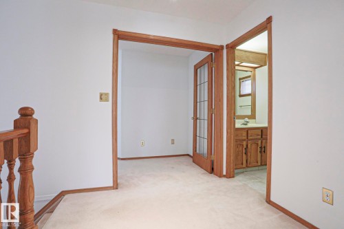 507 Burton Close Nw, Edmonton, AB - Indoor Photo Showing Other Room