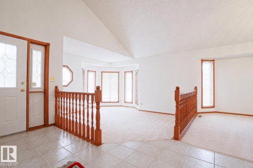 507 Burton Close Nw, Edmonton, AB - Indoor Photo Showing Other Room