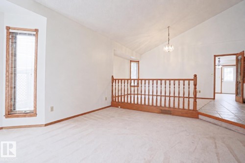 507 Burton Close Nw, Edmonton, AB - Indoor Photo Showing Other Room