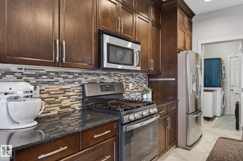 22068 95 Avenue Nw, Edmonton, AB - Indoor Photo Showing Kitchen