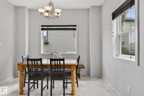 22068 95 Avenue Nw, Edmonton, AB - Indoor Photo Showing Dining Room