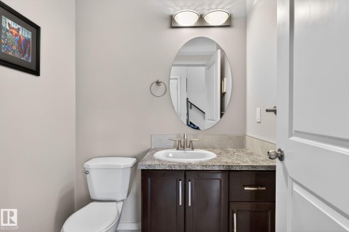 22068 95 Avenue Nw, Edmonton, AB - Indoor Photo Showing Bathroom