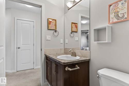 22068 95 Avenue Nw, Edmonton, AB - Indoor Photo Showing Bathroom