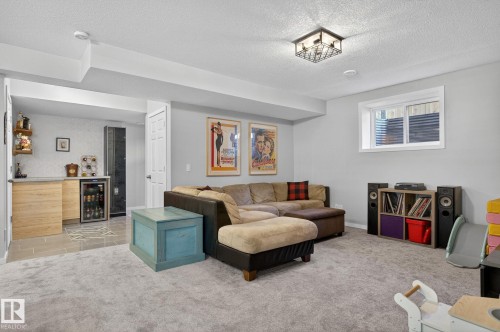 22068 95 Avenue Nw, Edmonton, AB - Indoor
