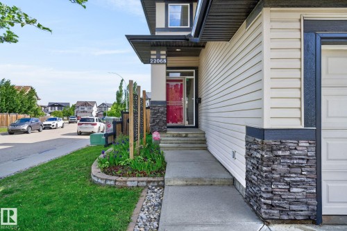 22068 95 Avenue Nw, Edmonton, AB - Outdoor