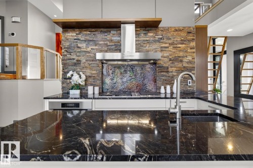 11908 41A Avenue Nw, Edmonton, AB - Indoor Photo Showing Kitchen With Upgraded Kitchen