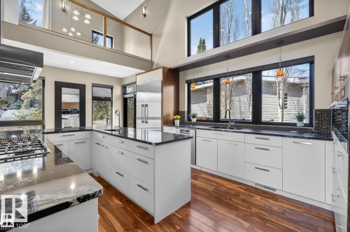 11908 41A Avenue Nw, Edmonton, AB - Indoor Photo Showing Kitchen With Upgraded Kitchen