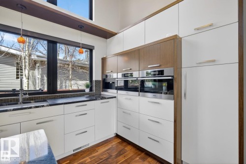 11908 41A Avenue Nw, Edmonton, AB - Indoor Photo Showing Kitchen