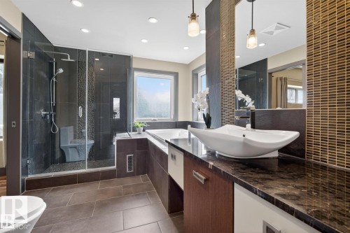 11908 41A Avenue Nw, Edmonton, AB - Indoor Photo Showing Bathroom