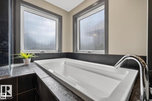 11908 41A Avenue Nw, Edmonton, AB - Indoor Photo Showing Bathroom