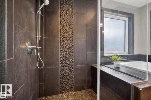 11908 41A Avenue Nw, Edmonton, AB - Indoor Photo Showing Bathroom