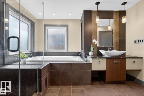 11908 41A Avenue Nw, Edmonton, AB - Indoor Photo Showing Other Room