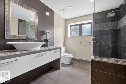 11908 41A Avenue Nw, Edmonton, AB - Indoor Photo Showing Bathroom