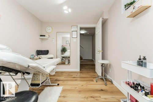 10B Callingwood Court Nw, Edmonton, AB - Indoor