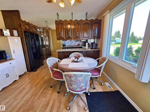 5201 54 Street, Elk Point, AB - Indoor