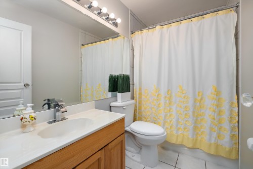 10972 35 Avenue Nw, Edmonton, AB - Indoor Photo Showing Bathroom