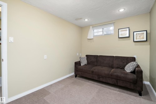 10972 35 Avenue Nw, Edmonton, AB - Indoor Photo Showing Other Room