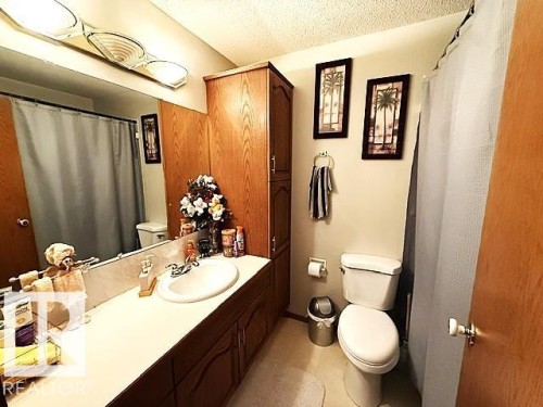 212 West Liberty Crescent, Millet, AB - Indoor Photo Showing Bathroom