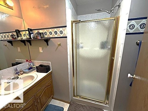 212 West Liberty Crescent, Millet, AB - Indoor Photo Showing Bathroom