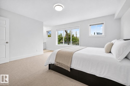 12620 106 Avenue Nw, Edmonton, AB - Indoor Photo Showing Bedroom