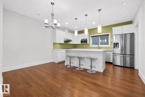 12620 106 Avenue Nw, Edmonton, AB - Indoor Photo Showing Kitchen With Upgraded Kitchen