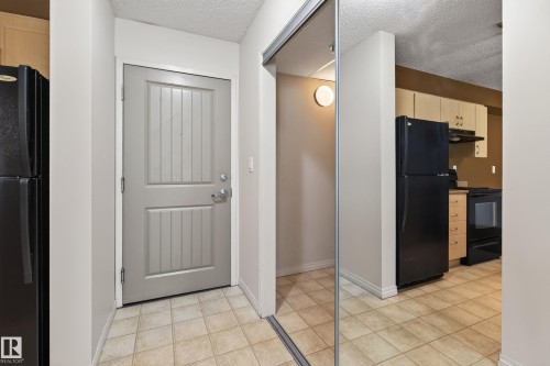 #104 13907 136 St Nw, Edmonton, AB - Indoor Photo Showing Other Room