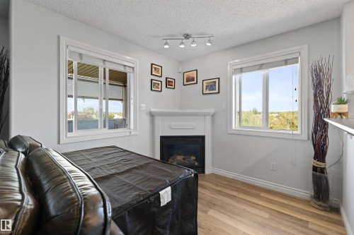 #411B 6 Spruce Ridge Dr, Spruce Grove, AB - Indoor With Fireplace