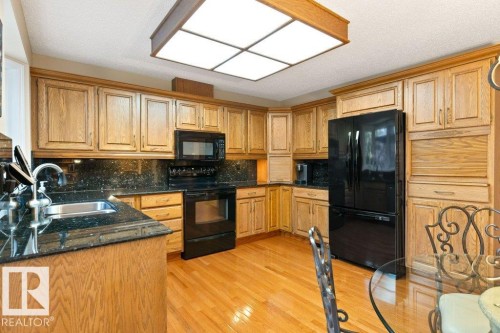 15 Lucien Drive, St. Albert, AB - Indoor Photo Showing Kitchen