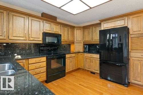 15 Lucien Drive, St. Albert, AB - Indoor Photo Showing Kitchen With Double Sink