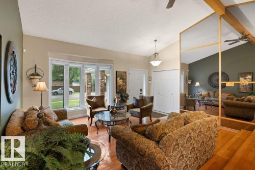 15 Lucien Drive, St. Albert, AB - Indoor Photo Showing Living Room