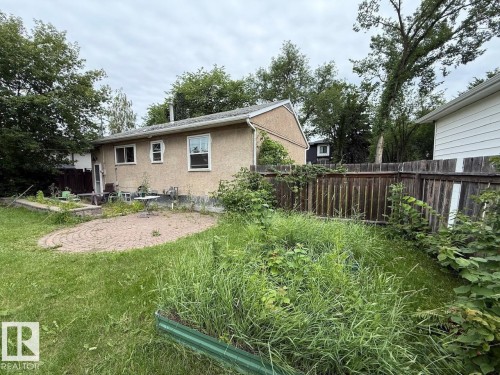 7607 83 Avenue Nw, Edmonton, AB - Outdoor