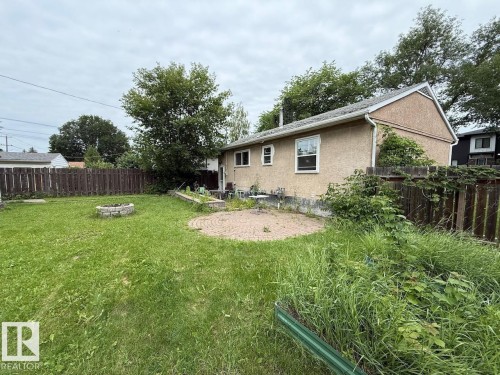 7607 83 Avenue Nw, Edmonton, AB - Outdoor