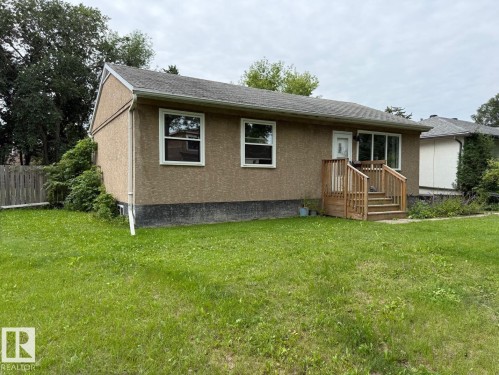 7607 83 Avenue Nw, Edmonton, AB - Outdoor