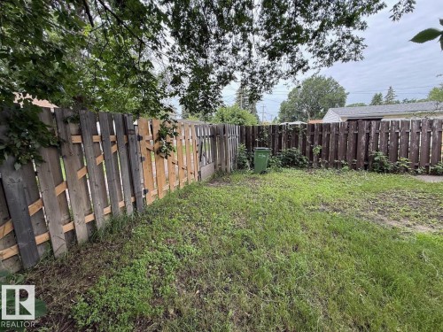 7607 83 Avenue Nw, Edmonton, AB - Outdoor