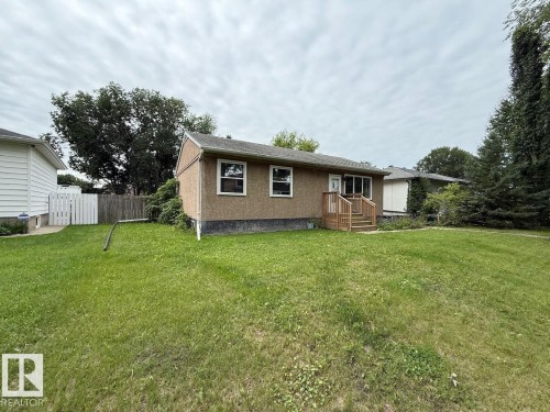 7607 83 Avenue Nw, Edmonton, AB - Outdoor