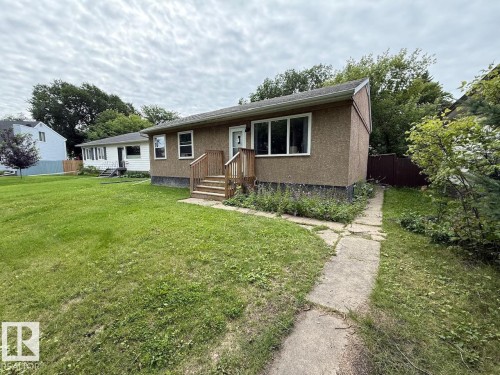 7607 83 Avenue Nw, Edmonton, AB - Outdoor