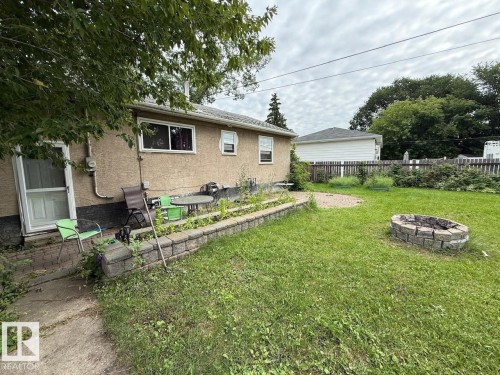 7607 83 Avenue Nw, Edmonton, AB - Outdoor