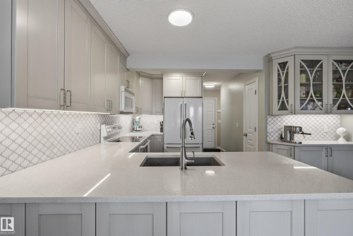 76 Leyland Way, Spruce Grove, AB - Indoor Photo Showing Kitchen With Upgraded Kitchen