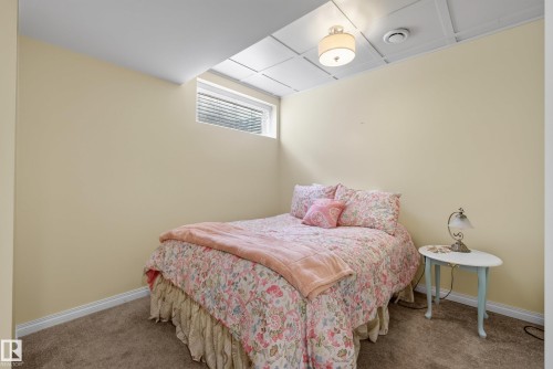 76 Leyland Way, Spruce Grove, AB - Indoor Photo Showing Bedroom