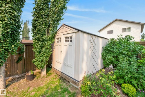 76 Leyland Way, Spruce Grove, AB - Outdoor