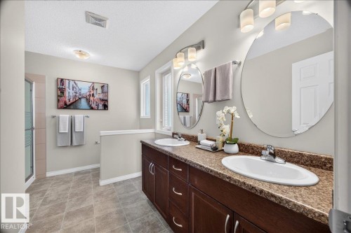 18069 89 Street Nw, Edmonton, AB - Indoor Photo Showing Bathroom