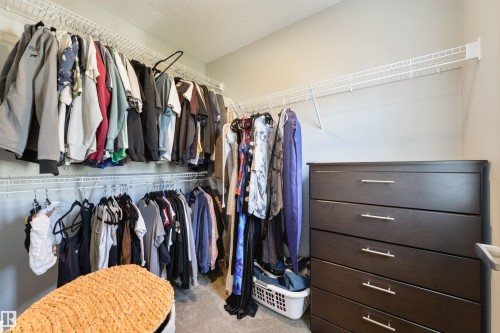 2617 Maple Way Nw, Edmonton, AB - Indoor With Storage