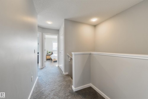 2617 Maple Way Nw, Edmonton, AB - Indoor Photo Showing Other Room