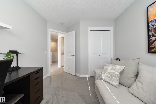 2617 Maple Way Nw, Edmonton, AB - Indoor Photo Showing Bedroom