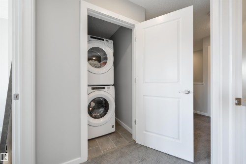 2617 Maple Way Nw, Edmonton, AB - Indoor Photo Showing Laundry Room